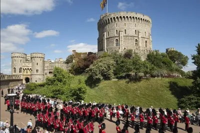 Windsor Castle, Stonehenge, and Oxford Day Trip from London