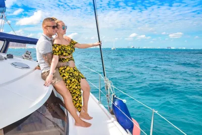 Discover Isla Mujeres in Catamaran. Buffet, Open Bar and Snorkel