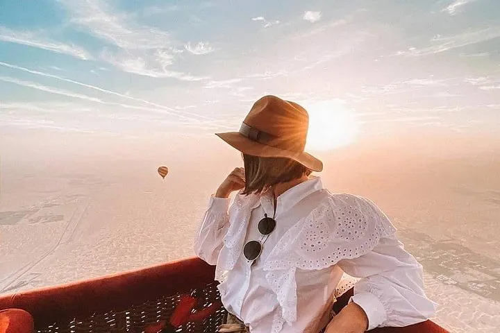 Dubai Balloon Ride and Breakfast, Camel, Falconry and Transfers