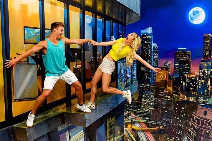 Half Day Dubai City Tour & Amazing Museum Of Illusion Ticket