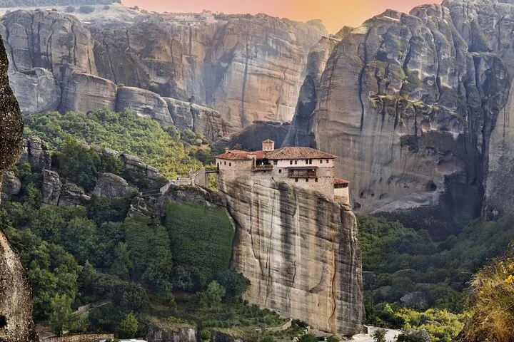 2-Day Delphi & Meteora Tour from Athens with Hotel & Guided Tour