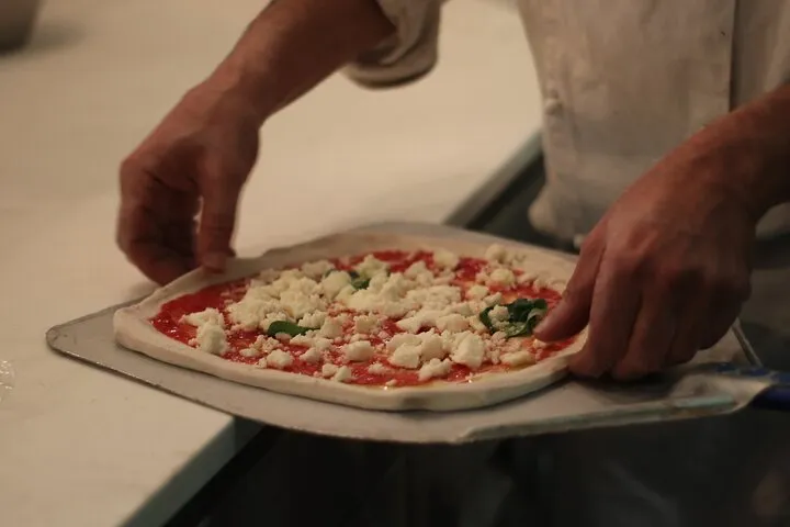 Walking Tour & Pizza Making
