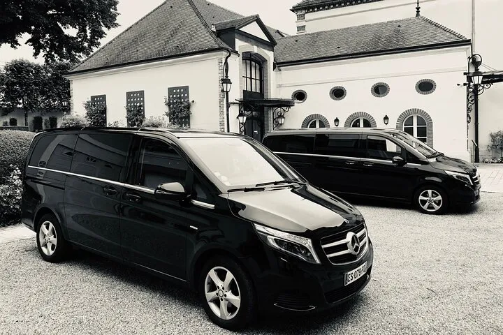 Private airport shuttle to/from Champagne (group price)
