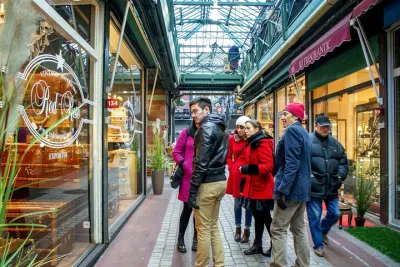 Paris Iconic Saint Ouen Flea Market Small Group Walking Tour