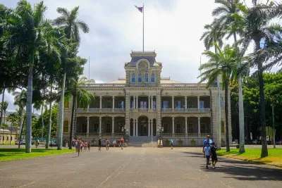 Waikiki Trolley Historic Honolulu Red Line