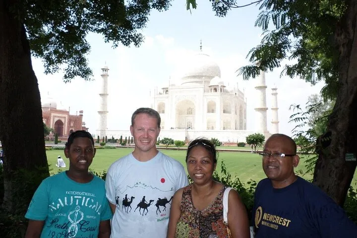 Sunrise Taj Mahal Tour by Car from Delhi