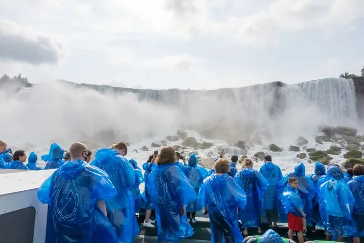 Niagara's Daredevils Walking Tour with Maid of the Mist Boat Ride