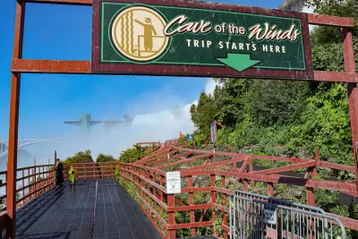 Daredevil Walking Tour: Maid of the Mist and Cave of the Winds