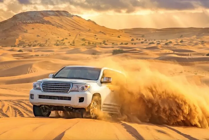 Dubai Desert Safari with Dinner, Dune Bashing and Camel Riding