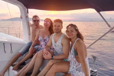Barcelona Shared Sensational Sunset Tour with Open Bar and Snacks