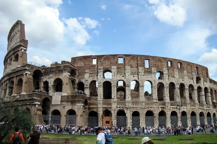 Rome: Colosseum Guided Tour with Roman Forum and Palatine Hill