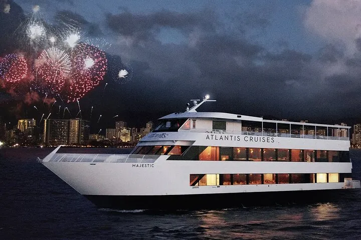 Waikiki Fireworks Cocktail Cruise
