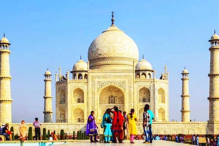 All Inclusive Day Trip to Taj Mahal, Agra Fort and Baby Taj from Delhi by car