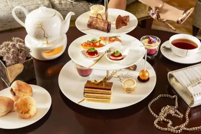 Private Tour Sheikh Zayed Grand Mosque with Afternoon High Tea Emirates Palace