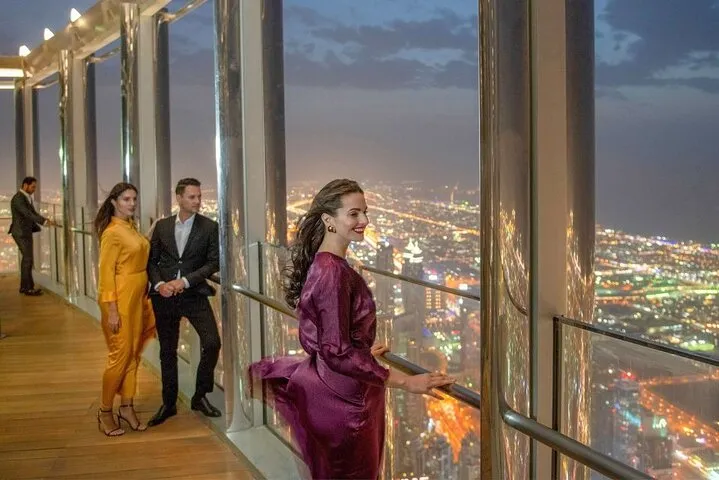 Burj Khalifa The Lounge - Levels 154, 153, 152 with Transfers