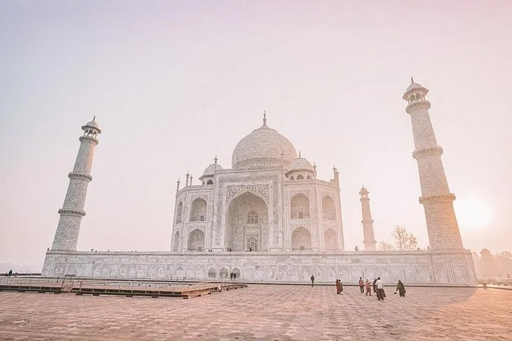 Private Taj Mahal, Agra & Jaipur Tour from Delhi by Car