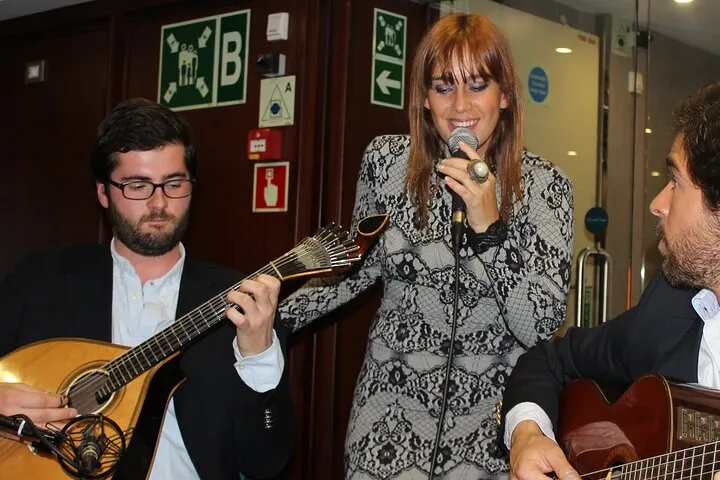 Fado and Tapas in typical Neighborhood
