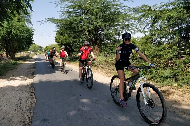 8-Days Golden Triangle on Bicycle - Premium Private Tour