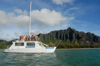Kualoa Ranch: Ocean Voyage Tour