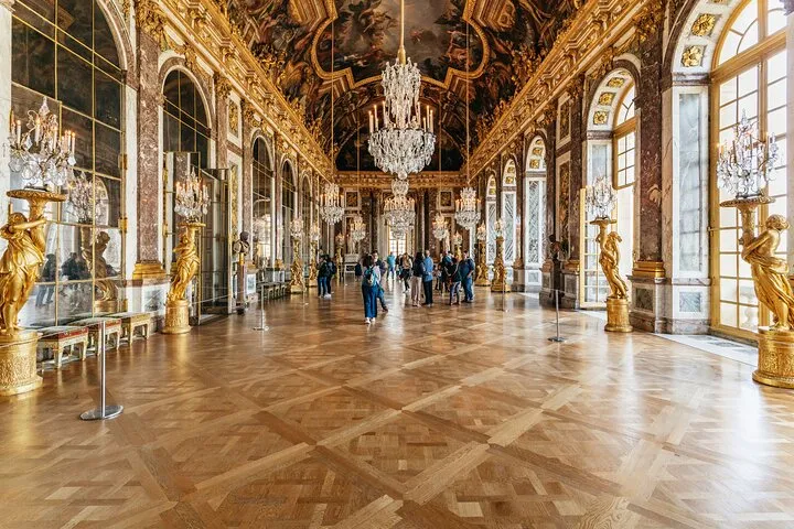 From Paris : Palace of Versailles and Gardens by Bus