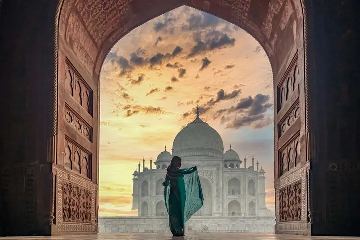 Sunrise Taj Mahal Tour By Car
