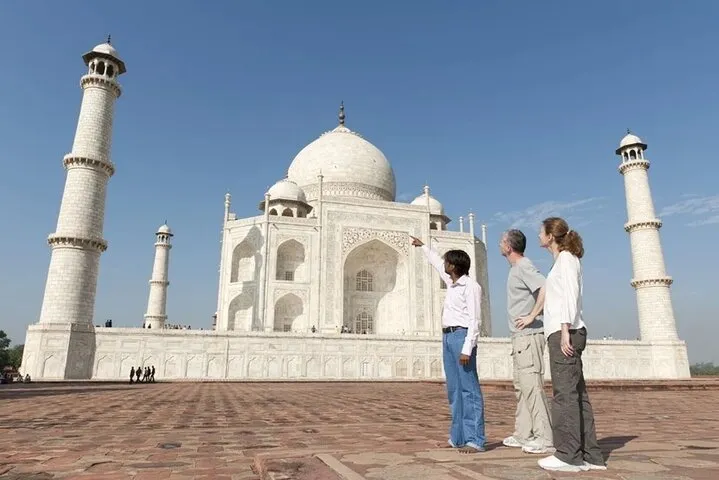 Agra Day Tour with Fast-Track Monument Access By Car From Delhi