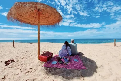 Private Lisbon Coastal Tour – Arrábida, Sesimbra and Beach Picnic