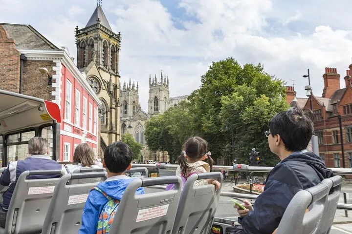 York Day Rail Tour from London Including Hop-on Hop-off Tour