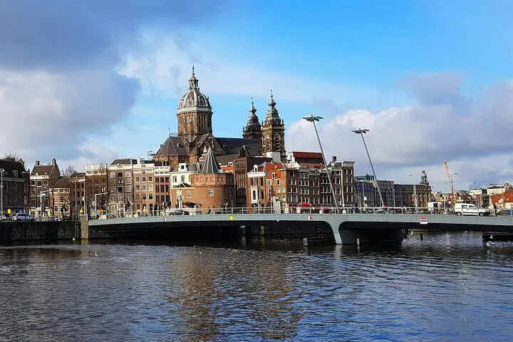 Old Amsterdam: A Self-Guided Audio Tour