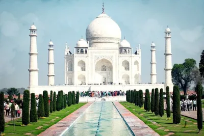 Private Transfer from Agra Railway Station/Airport to Agra Hotel
