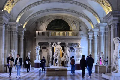 Louvre Late Opening Guided Tiny Group Tour