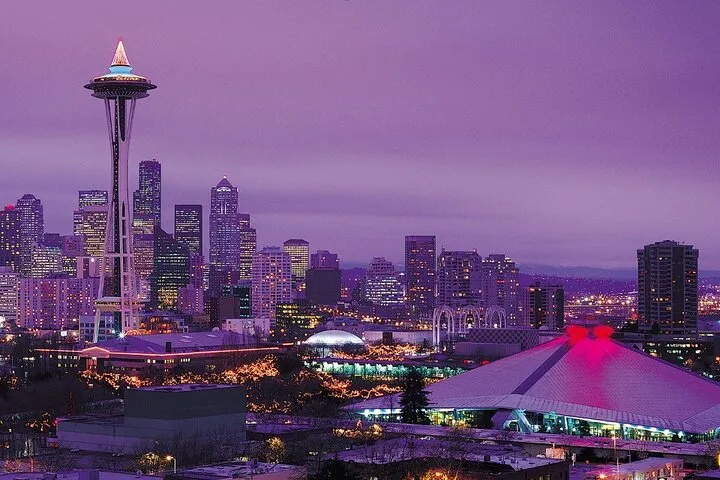 Seattle’s Yuletide Magic: A Christmas Wonderland Private Tour