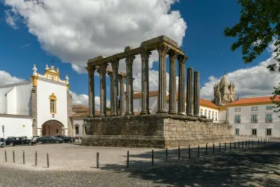Évora from Lisbon: Private Tour with Chapel of Bones & Almendres