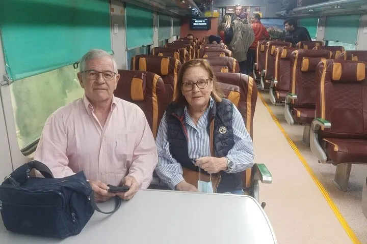 Taj Mahal Tour from Delhi by India's Fastest Train (Gatiman Express)