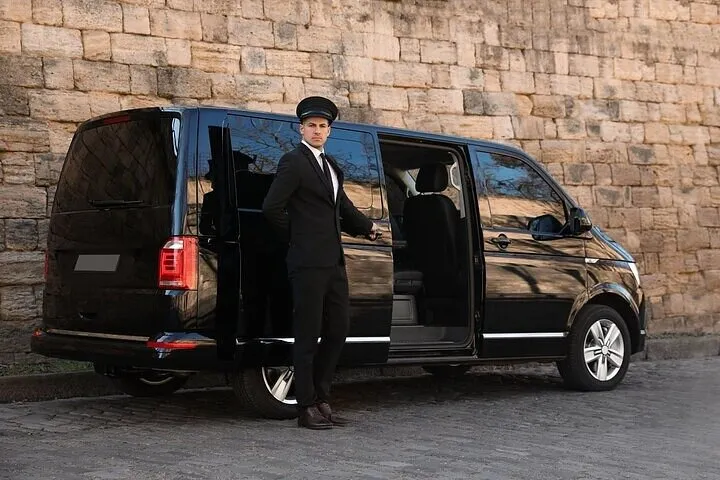 Private One-way Airport Transfer Honolulu Airport To Honolulu