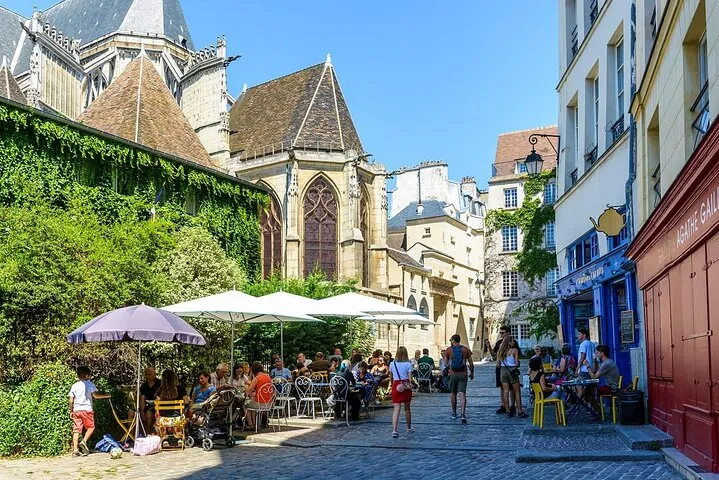 Giverny and le Marais with Private Pick up and drop off