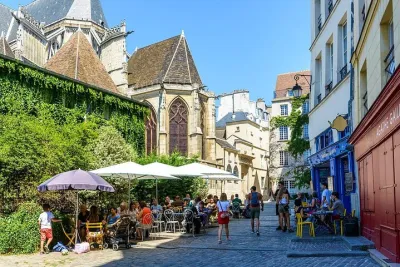 Giverny and le Marais with Private Pick up and drop off