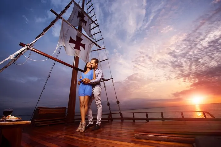 Romantic Dinner in the Spanish Galeon with Sax in Cancun. Lobster & Beef menu.