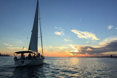 Private Sailing Cruise in Lisbon with Drinks