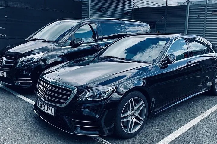 Limo Chauffeur Driving Transfers Services To St Pancras Station