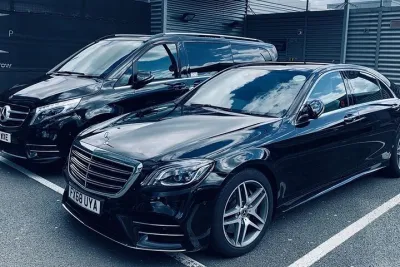 Limo Chauffeur Driving Transfers Services To St Pancras Station