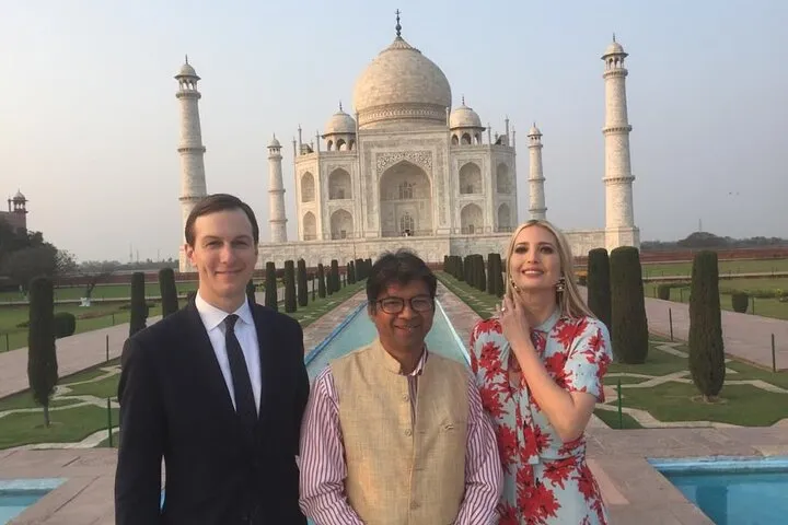 Taj Mahal Tour From Delhi By High End Luxury Car