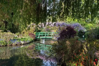 Giverny, Louvre and Wine Tasting with Private Pick Up and Drop
