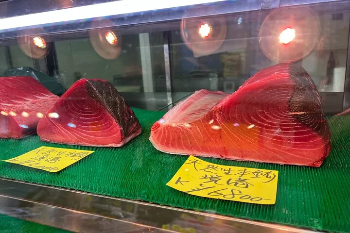Tsukiji Outer Market Tour with a market insider