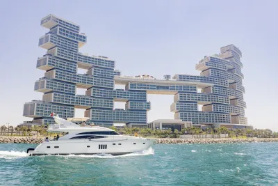 Dubai Luxury Yacht Tour with Live BBQ & Drinks