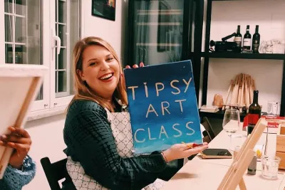 Paint and Free Flowing Wine Art Class in Rome with Pizza