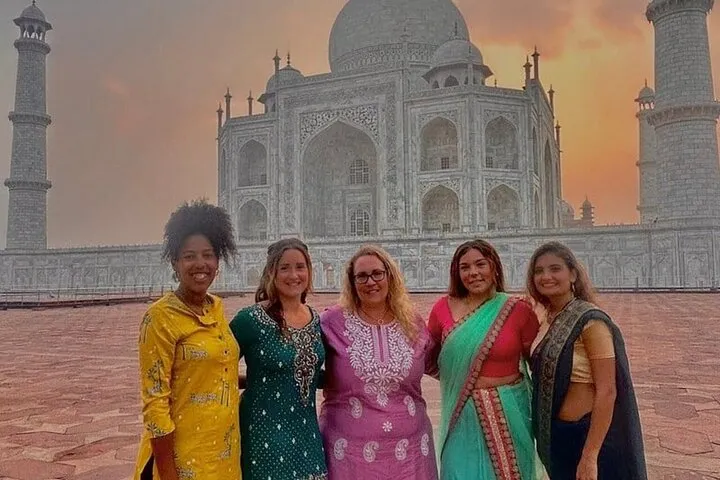 Private One Day Trip to Agra from Delhi by Superfast Train