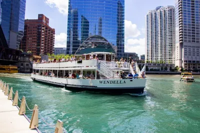 2-Hour Chicago Wine and Cheese Cruise