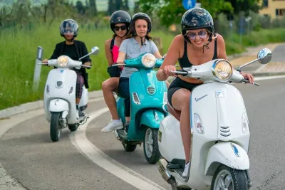 Chianti Vespa Tour with Tuscan Lunch or Dinner from Florence