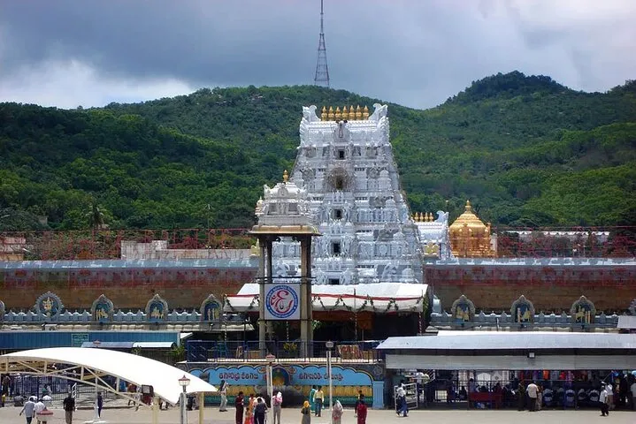 8 Days Private South India Temple Tour with 4 Star Luxury Hotels